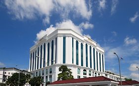 Berjaya Waterfront Hotel